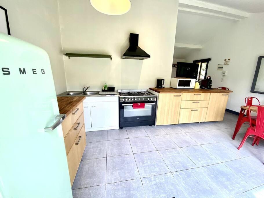 La Lande - Petite Maison Avec Jardin Vendat Bagian luar foto