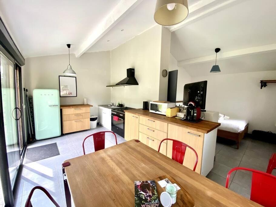 La Lande - Petite Maison Avec Jardin Vendat Bagian luar foto