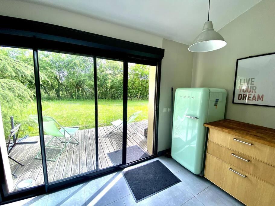 La Lande - Petite Maison Avec Jardin Vendat Bagian luar foto